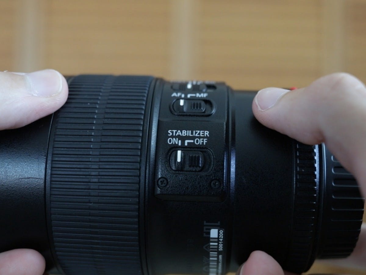 Canon EF 100mm f2.8L Macro image stabilization.