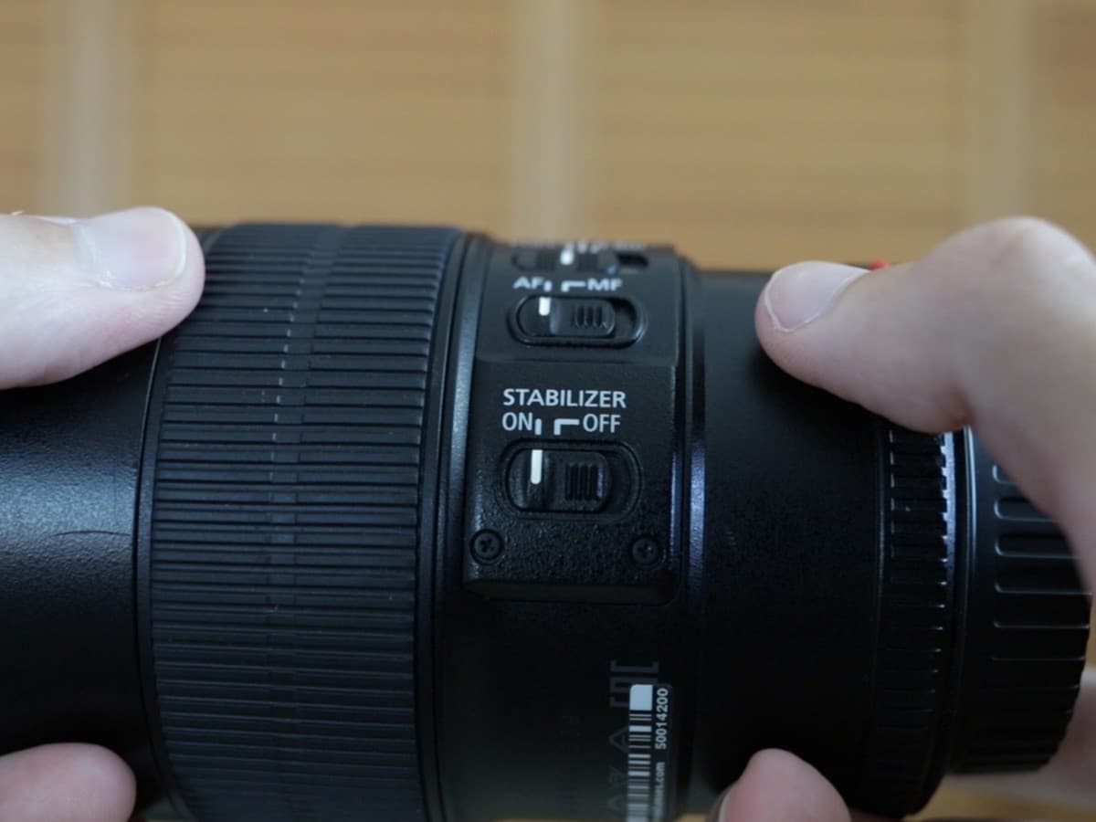 Canon EF 100mm 2.8L macro lens image stabilization Canon EF 100mm 2.8L macro lens image stabilization.
