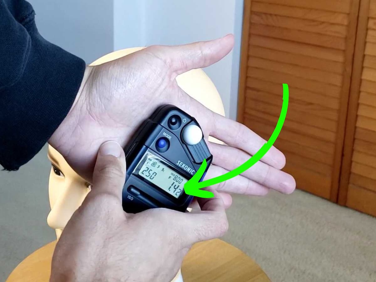 Metering the fill light Example of how to calculate lighting ratio by metering the fill light.