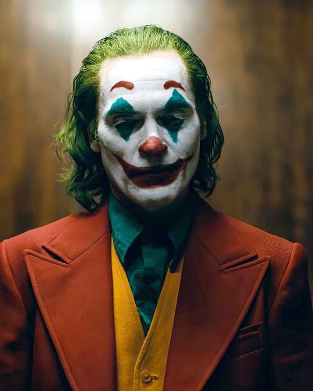 Joker (movie) using low-key lighting Scene from Joker movie.